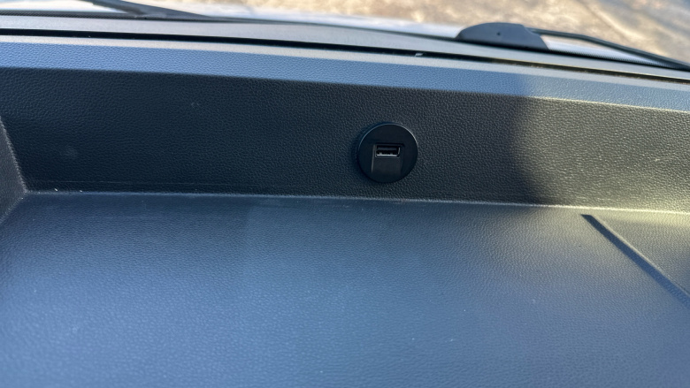 Renault Master Mwb Diesel Fwd MM35dCi 135 Business+ Medium Roof Van